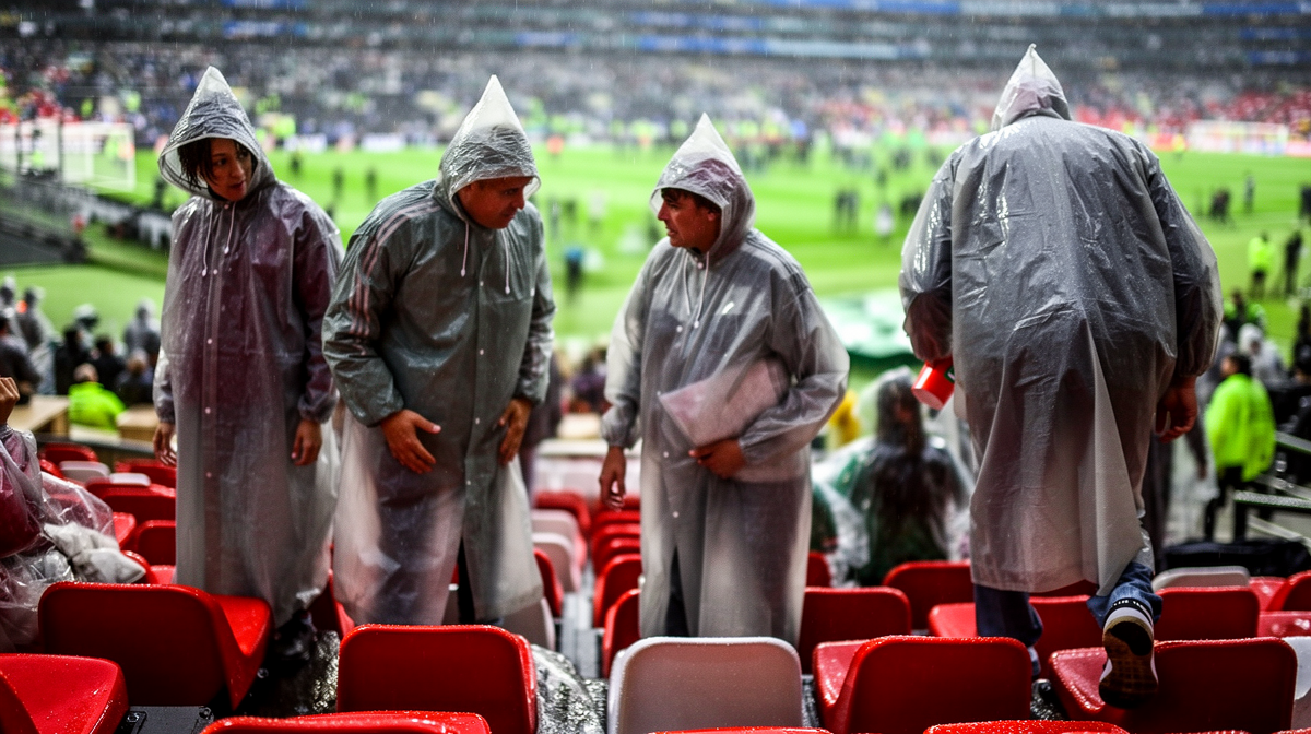 米兰电竞体育 - 世界杯2026英格兰vs墨西哥：五个半小时的混乱如何改写比赛命运 - 米兰电竞体育